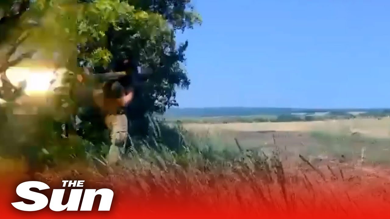 Ukraine forces SHOOT DOWN Russian attack helicopter with UK rocket launcher-ukraine
